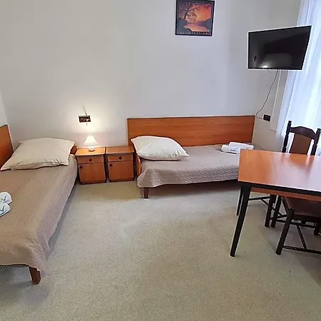 Hostal Cks - Centrum Konferencyjno-szkoleniowe Cs Natura Tour Breslavia