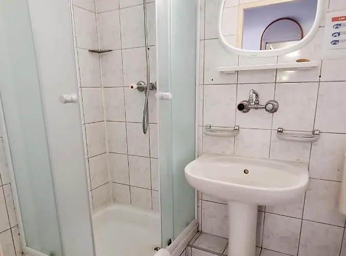 Hostel Cks - Centrum Konferencyjno-szkoleniowe Cs Natura Tour *